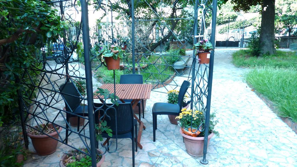 Un Giardino A Due Passi Dal Mare Apartamento La Spezia Habitación foto